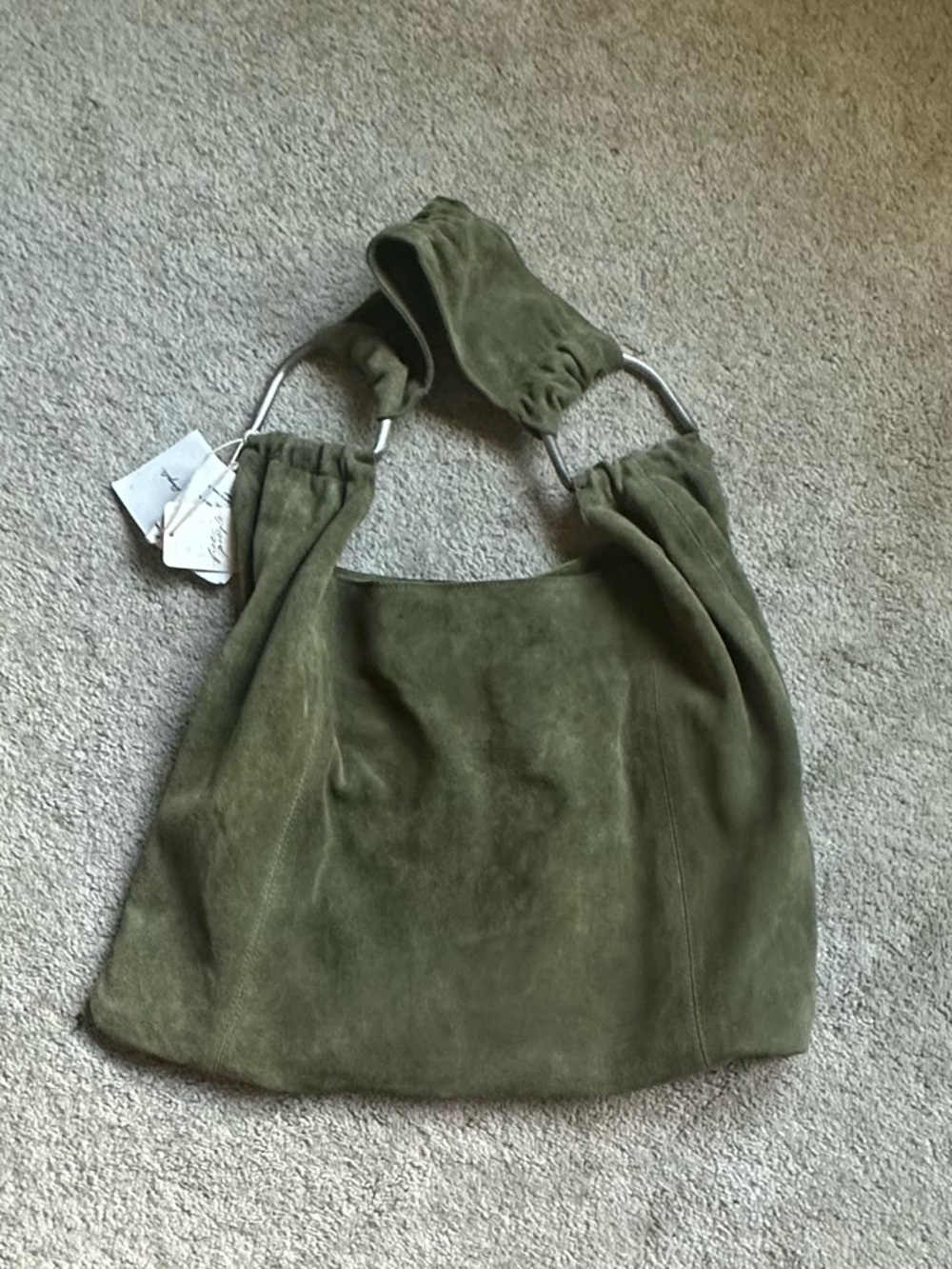 FREE PEOPLE Bobbi
Slouch Suede Tote In olive Green
New with tags - Picture 4 of 7